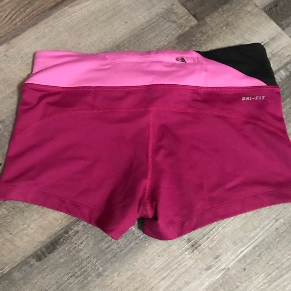 Nike running shorts - Picture 2 of 2